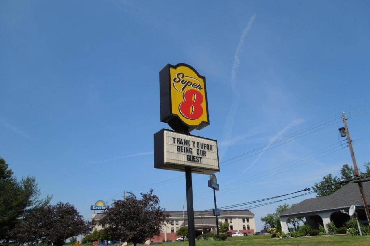 Super 8 By Wyndham Kent/Akron Area Exterior foto